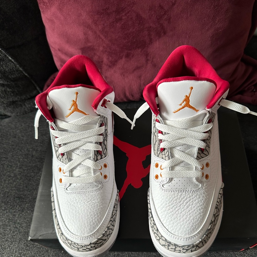 Jordan 3 Cardinal - Picture 7 of 8